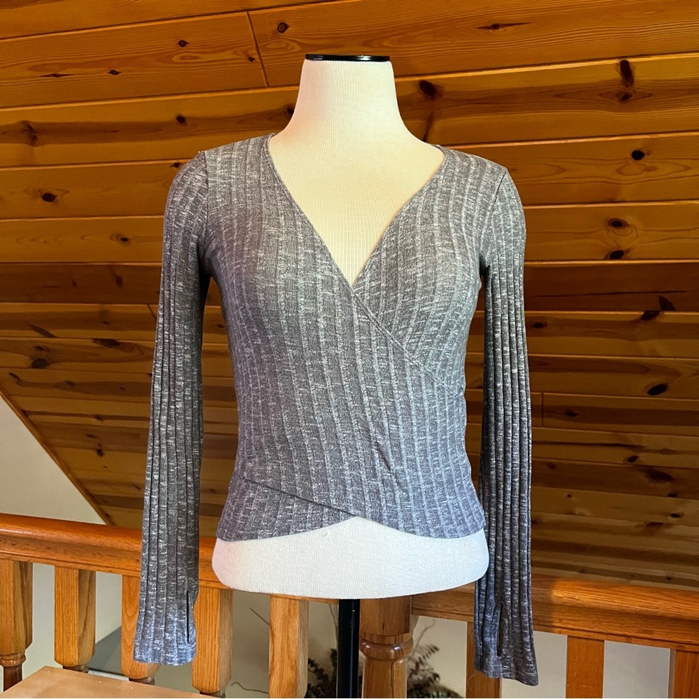 Hollister Women's Gray Rib Knit Wrap Long Sleeve Crop Top Size S